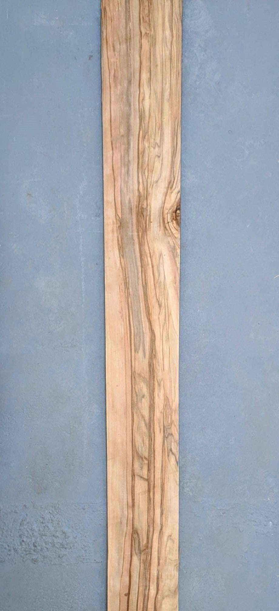 Placage de Noyer satiné (Red gum) | 140x15 cm
