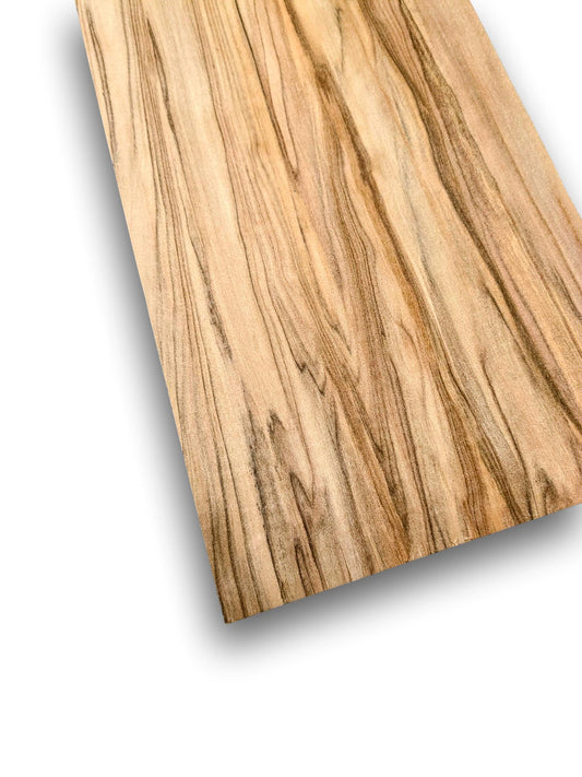 Placage de Noyer satiné (Red gum) | 140x18 cm
