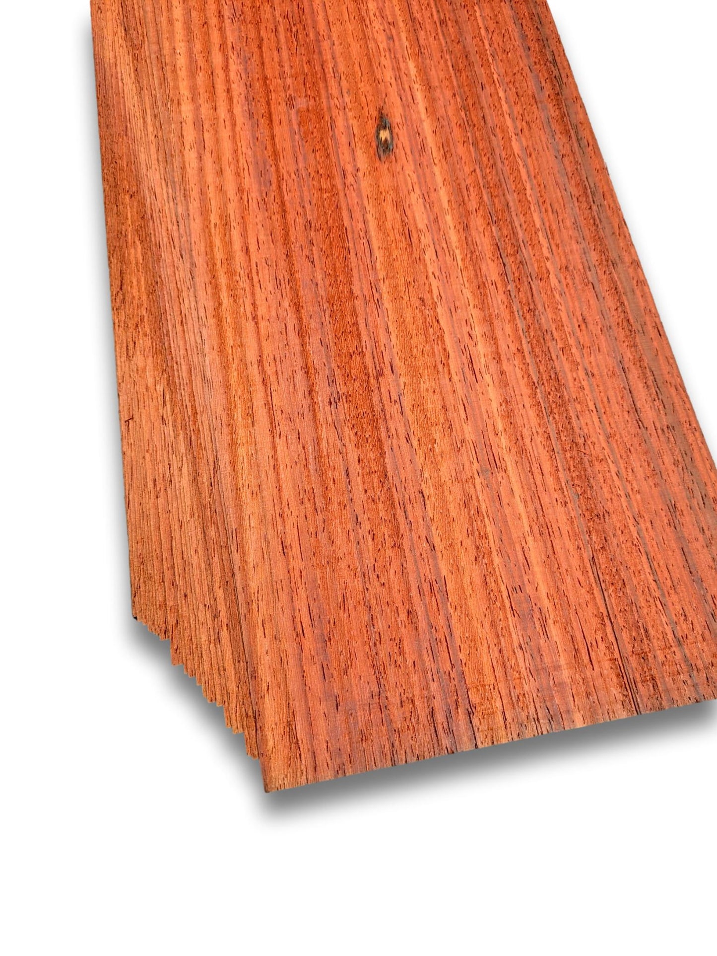 Placage de Padouk | 24 feuilles | 53x18 cm