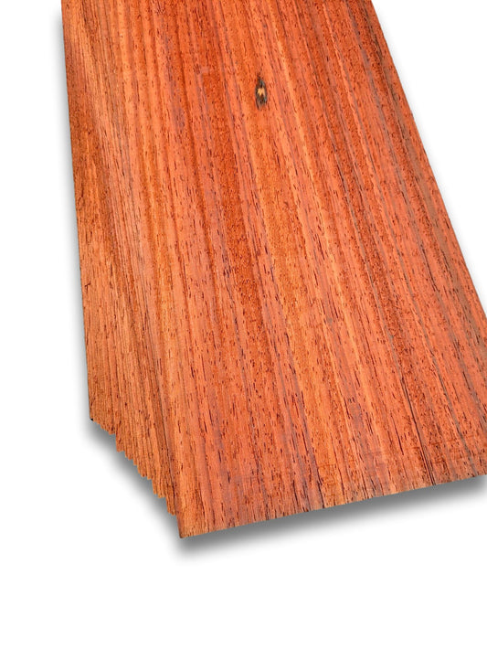 Placage de Padouk | 24 feuilles | 53x18 cm