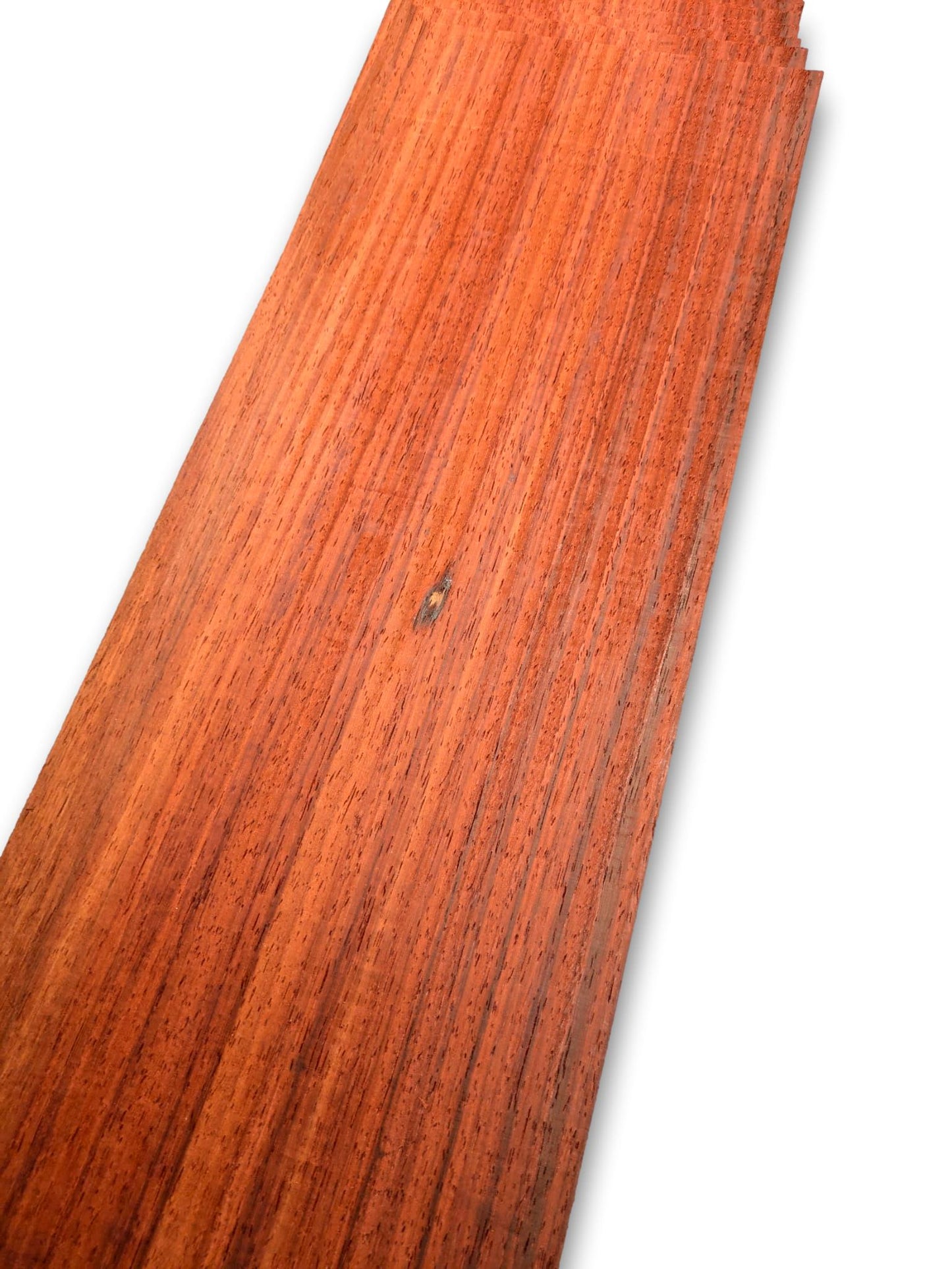 Placage de Padouk | 24 feuilles | 53x18 cm