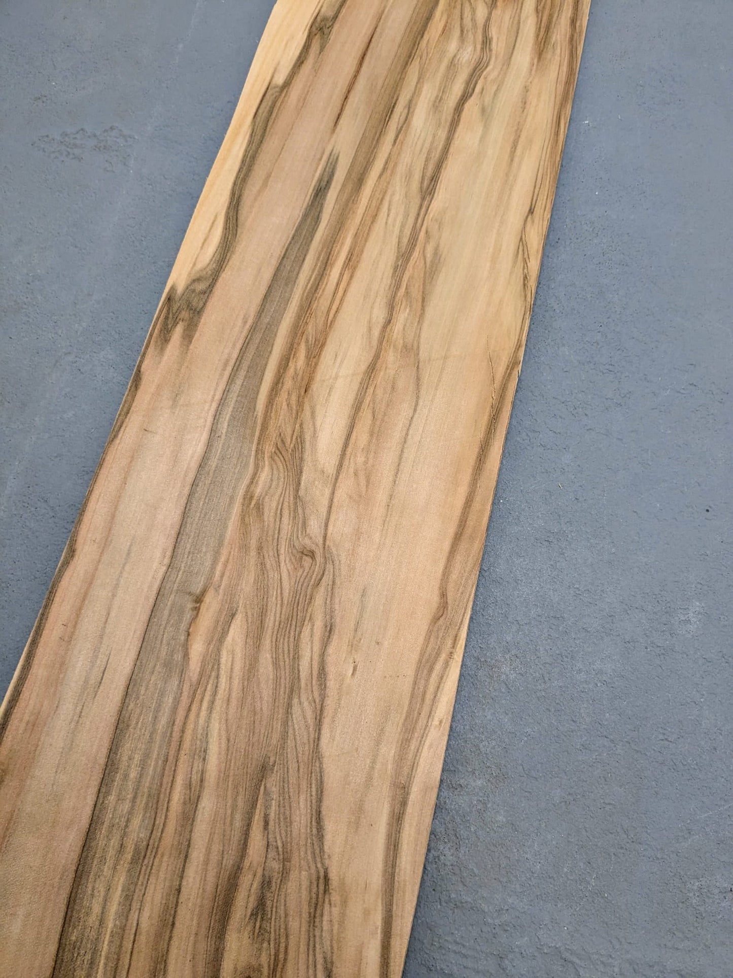 Placage de Noyer satiné (Red gum) | 80x16 cm
